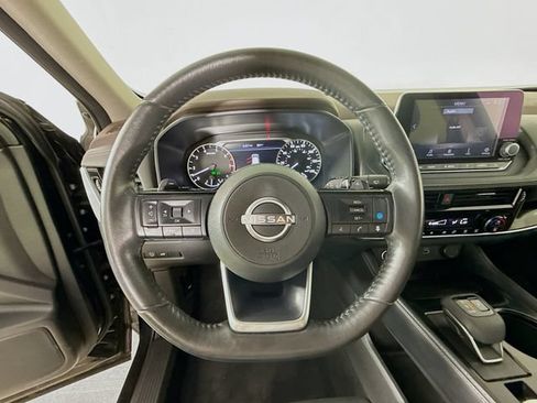 Used 2023 Nissan Rogue SL AWD/4WD image 9