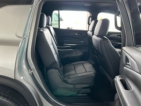 Used 2026 Chevrolet Traverse LT w/ Midnight/Sport Edition FWD image 39
