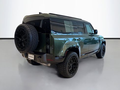 New 2026 Land Rover Defender 110 X-Dynamic SE AWD/4WD image 5
