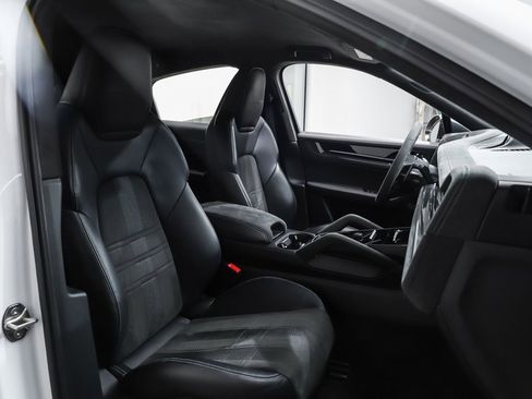 Used 2024 Porsche Cayenne Turbo GT image 9