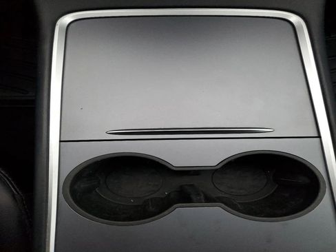 Used 2021 Tesla Model 3 Standard Range Plus image 32