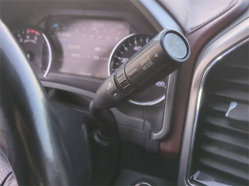 Used 2022 Ford F350 Platinum w/ FX4 Off-Road Package image 27