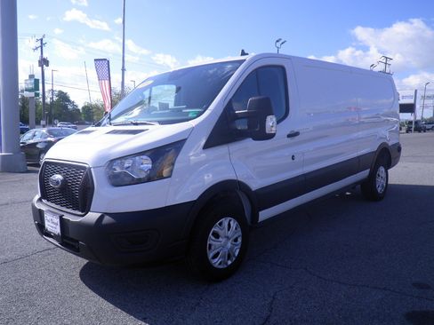 Used 2024 Ford Transit 250 Low Roof RWD image 3