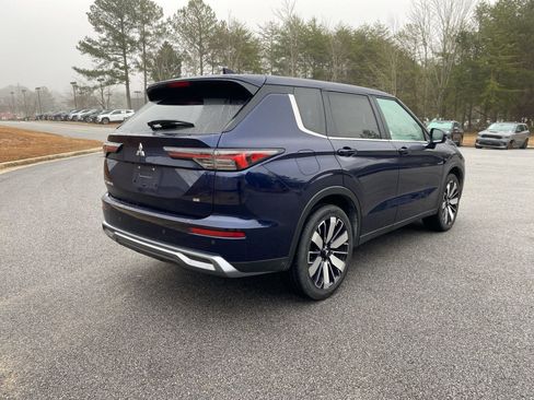 Used 2025 Mitsubishi Outlander SE image 6