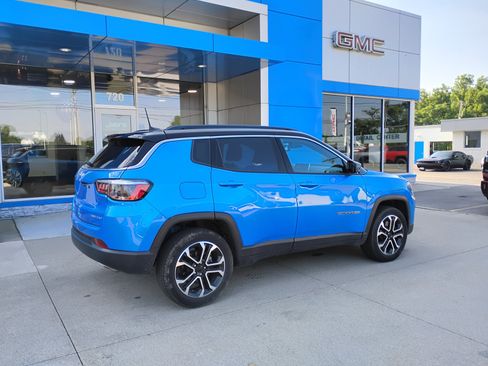 Used 2023 Jeep Compass Limited AWD/4WD image 6