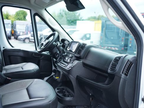 Used 2023 RAM ProMaster 2500 FWD image 2