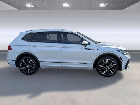 Used 2022 Volkswagen Tiguan SEL R-Line image 8