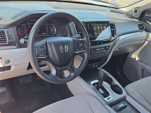 Used 2020 Honda Pilot EX image 2