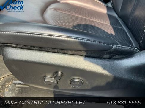 Used 2023 Chrysler Pacifica Touring-L FWD image 7