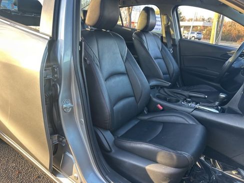 Used 2016 MAZDA MAZDA3 i Grand Touring image 9