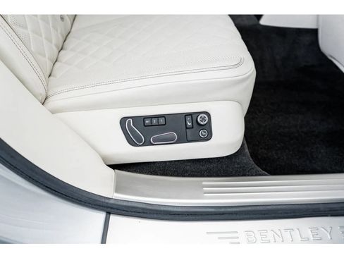 Used 2018 Bentley Flying Spur V8 image 38