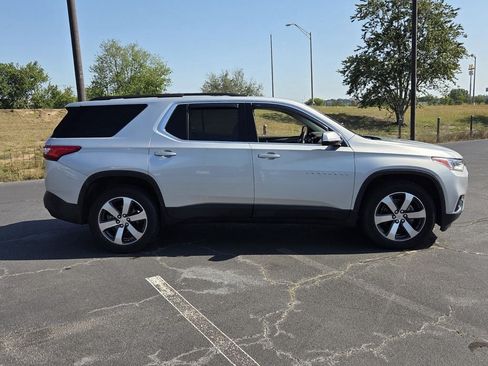 Used 2020 Chevrolet Traverse LT w/ LT Premium Package AWD/4WD image 16