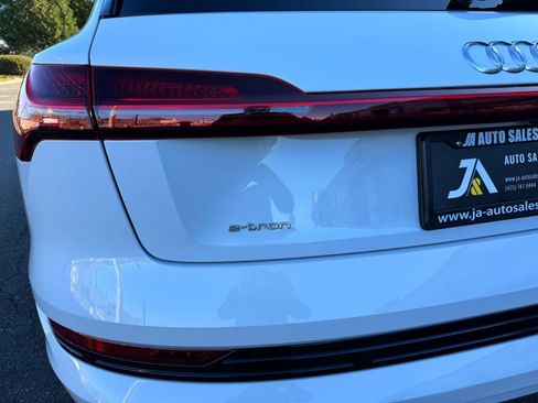 Used 2021 Audi e-tron Premium Plus w/ Premium Plus Package image 15
