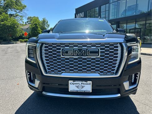 Used 2024 GMC Yukon XL Denali w/ Denali Reserve Package AWD/4WD image 5