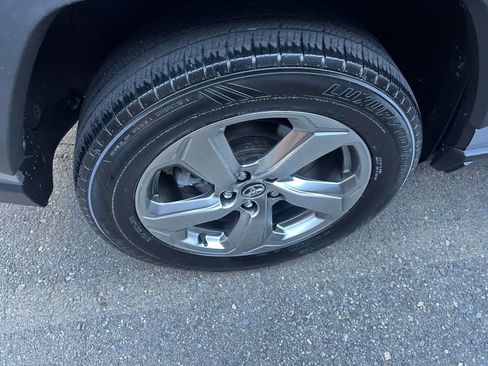 Used 2020 Toyota RAV4 Limited image 15