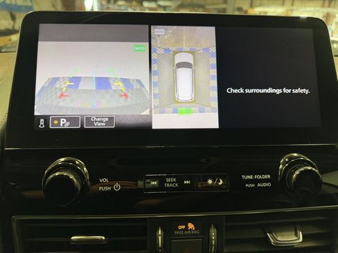Used 2021 Nissan Armada Platinum w/ Captain's Chairs Package RWD image 22