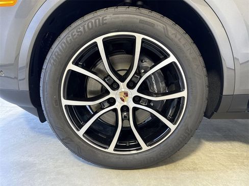 New 2026 Porsche Cayenne image 13