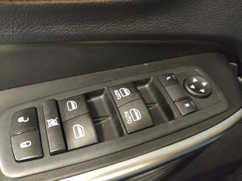 Used 2020 Jeep Cherokee Limited image 27