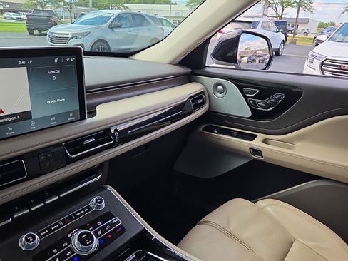 Used 2022 Lincoln Aviator Reserve w/ Equipment Group 201A AWD/4WD image 17