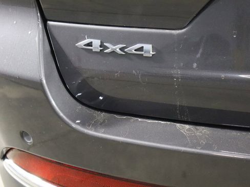 Used 2023 Jeep Grand Cherokee Laredo image 39