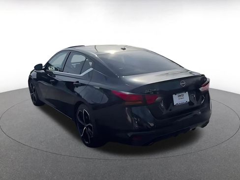 Used 2025 Nissan Altima 2.5 SR image 11