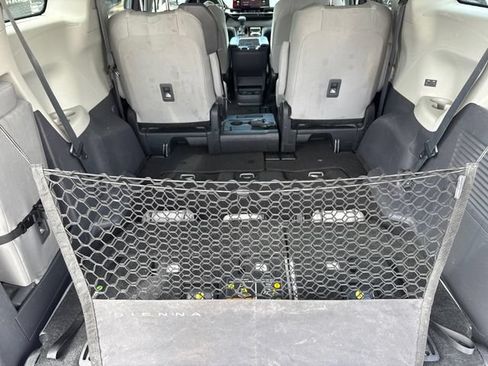 Used 2023 Toyota Sienna LE FWD image 9