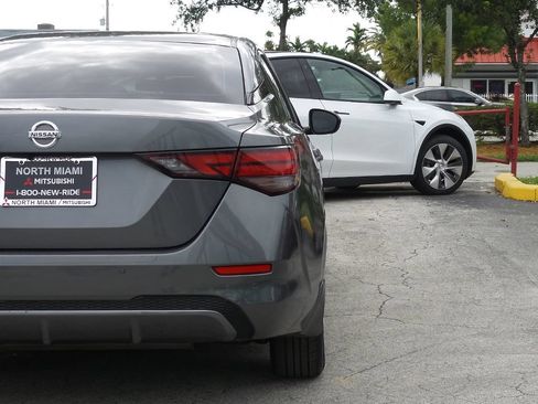 Used 2020 Nissan Sentra S FWD image 13