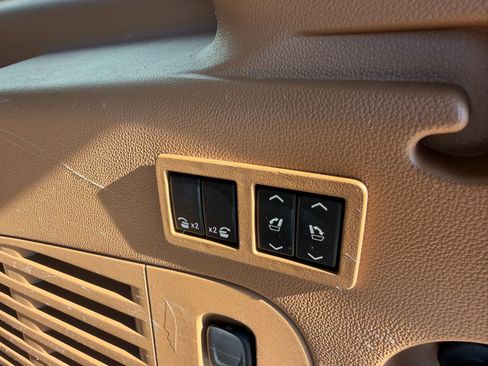 Used 2016 Cadillac Escalade ESV Platinum image 49