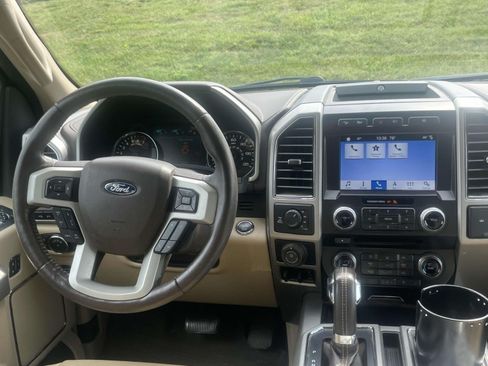 Used 2018 Ford F150 Lariat w/ Equipment Group 502A Luxury AWD/4WD image 11