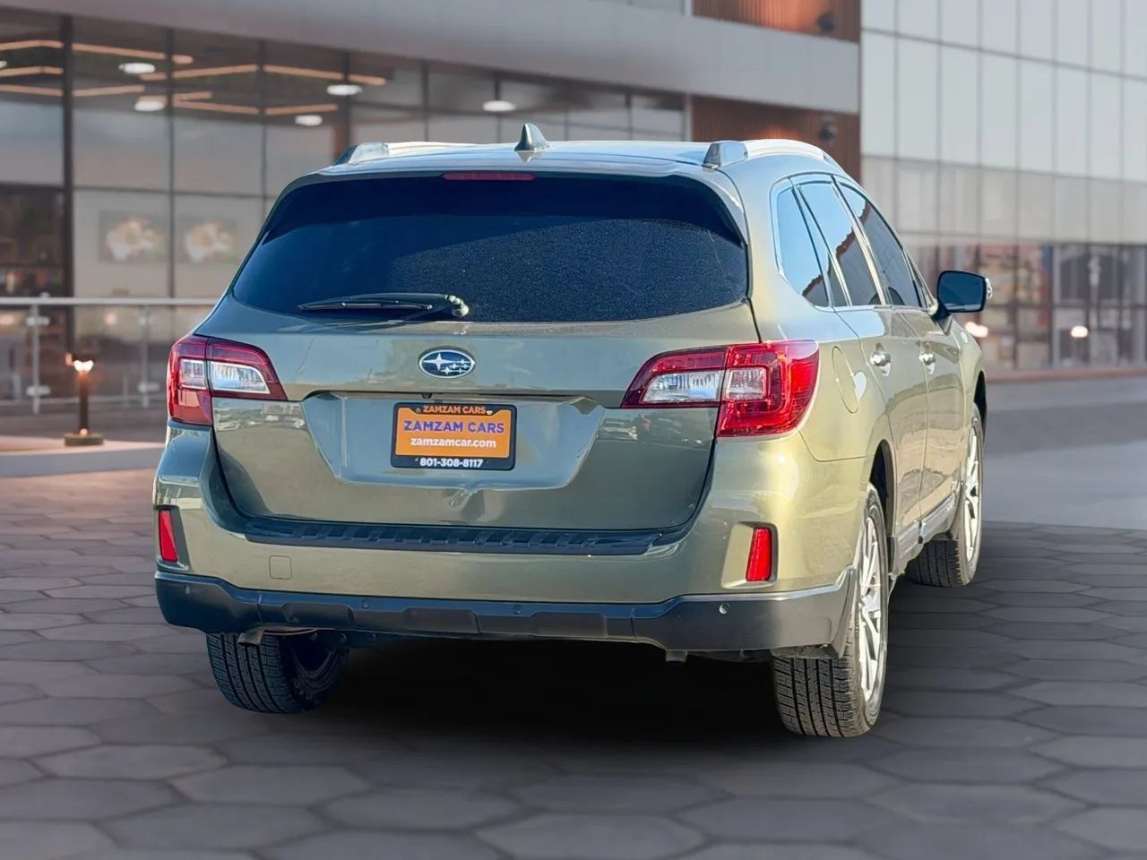 Used 2017 Subaru Outback 3.6R Touring AWD/4WD image 10