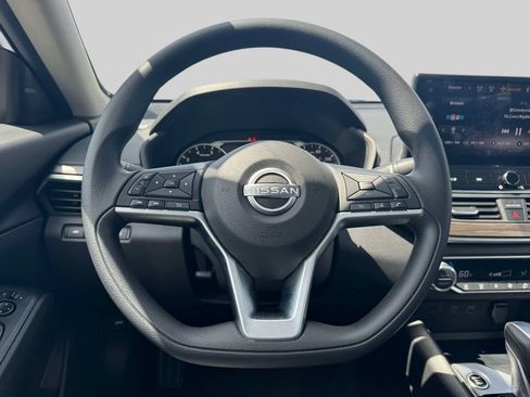 Used 2025 Nissan Altima 2.5 SV w/ SV Special Edition Package FWD image 13
