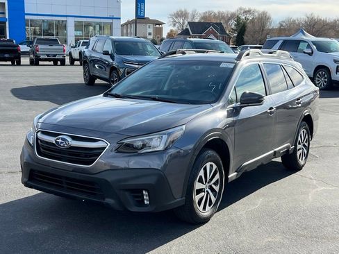 Used 2022 Subaru Outback Premium AWD/4WD image 2