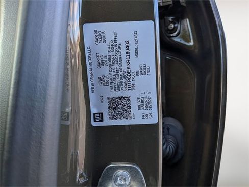 Used 2024 GMC Canyon AT4 w/ Technology Package image 34