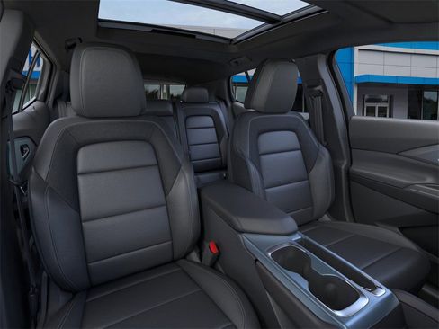 New 2026 Chevrolet Equinox EV LT image 16