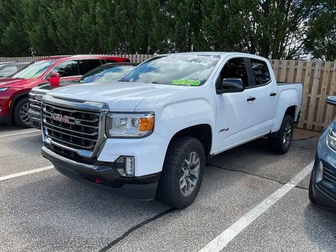 Used 2022 GMC Canyon AT4 w/ Trailering Package AWD/4WD image 3