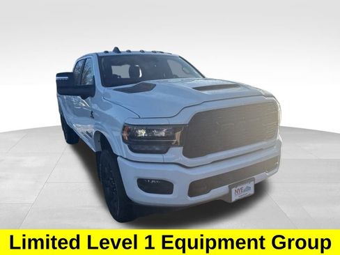 Used 2024 RAM 2500 Limited image 8