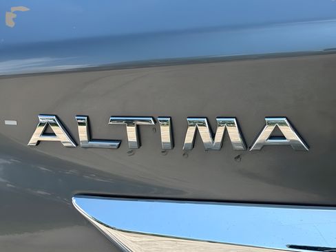 Used 2014 Nissan Altima 2.5 SV w/ Convenience Package FWD image 30