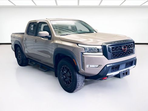 Used 2022 Nissan Frontier PRO-4X w/ Pro-4X Premium Package image 3