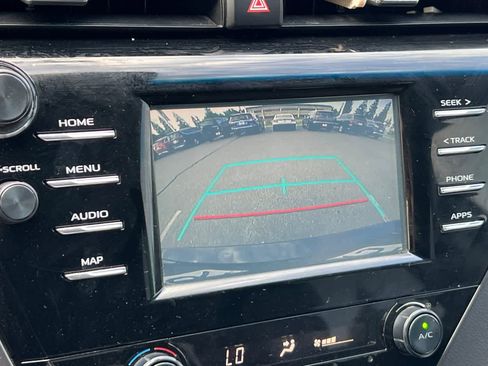 Used 2019 Toyota Camry SE FWD image 20