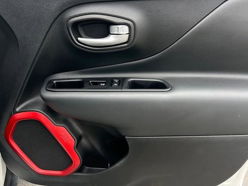 Used 2023 Jeep Renegade Trailhawk image 22