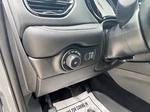 Used 2022 Dodge Durango GT image 13