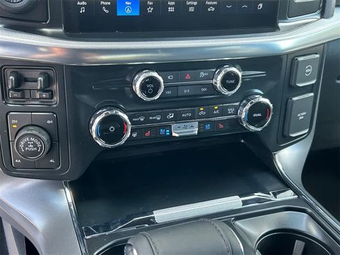 New 2025 Ford F150 Lariat w/ Equipment Group 502A High image 31