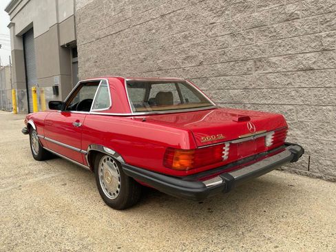 Used 1988 Mercedes-Benz 560 SL image 6