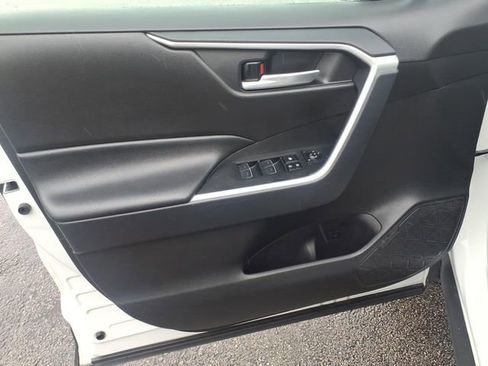 Certified 2025 Toyota RAV4 XLE AWD/4WD image 14
