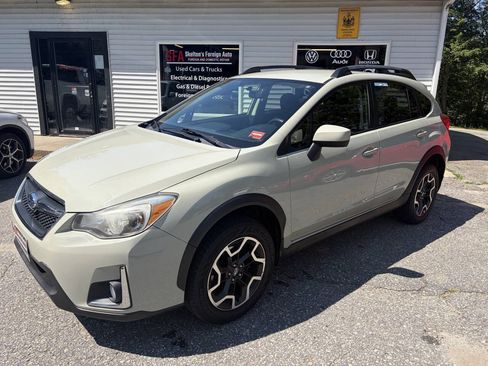 Used 2016 Subaru Crosstrek 2.0i Premium AWD/4WD image 3
