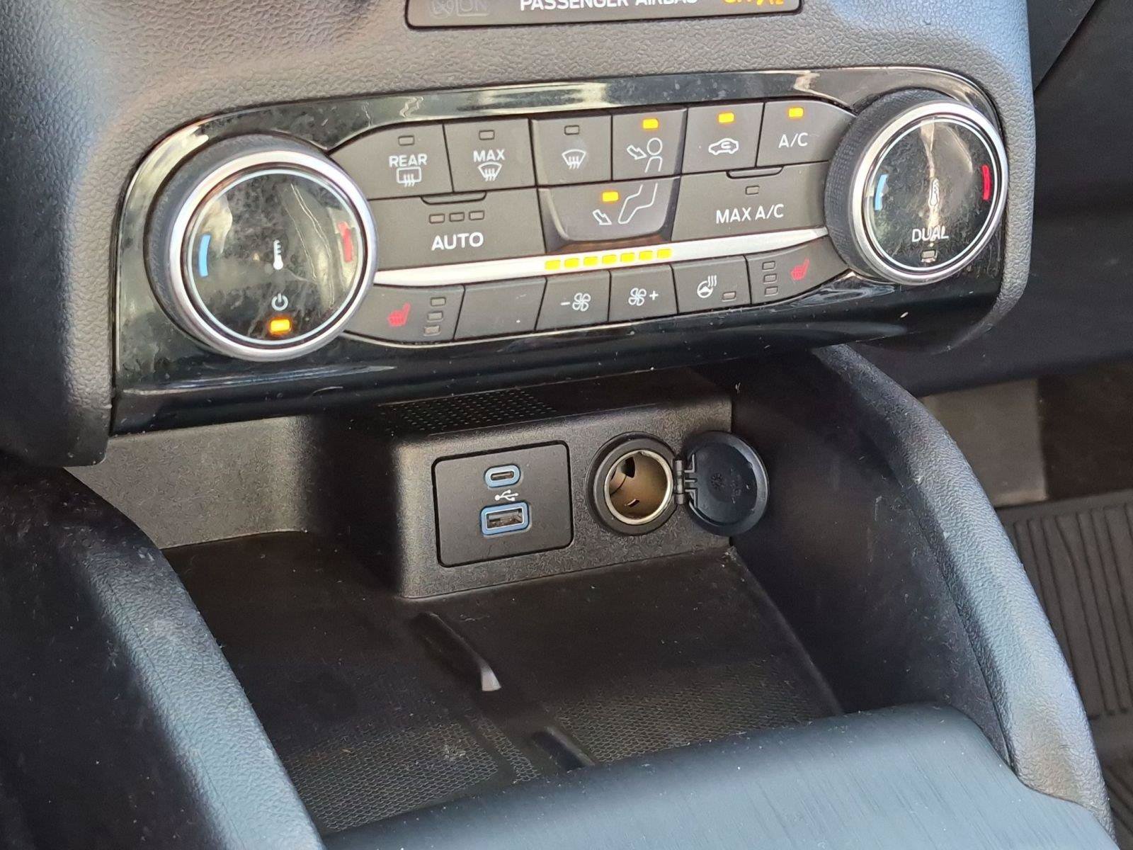 Used 2022 Ford Escape SEL w/ Technology Package AWD/4WD image 23