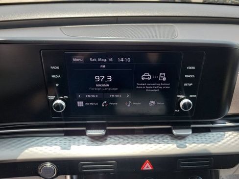 Used 2024 Kia Carnival LX FWD image 30