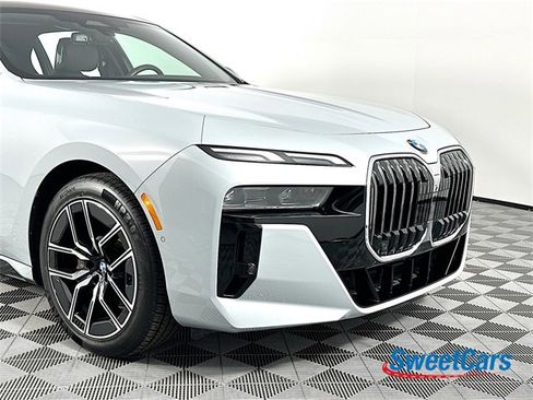 Used 2025 BMW 740i xDrive image 56
