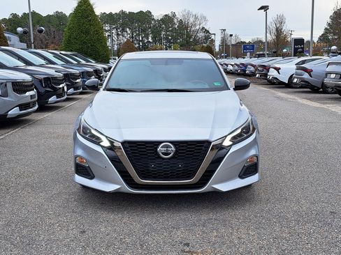 Used 2019 Nissan Altima 2.5 SR w/ SR Premium Package image 3