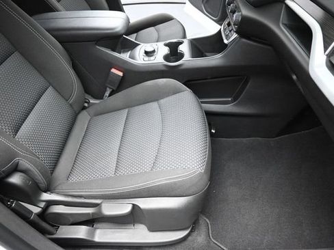 Used 2023 GMC Terrain SLE w/ Driver Convenience Package FWD image 27
